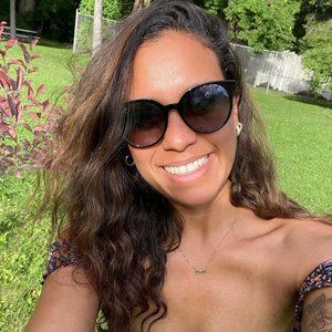 Maui Jim Women's Mehana Polarized Cat Eye Sunglasses, Raspberry w/ Crystal Interior/Maui Rose(R), Medium 送料無料